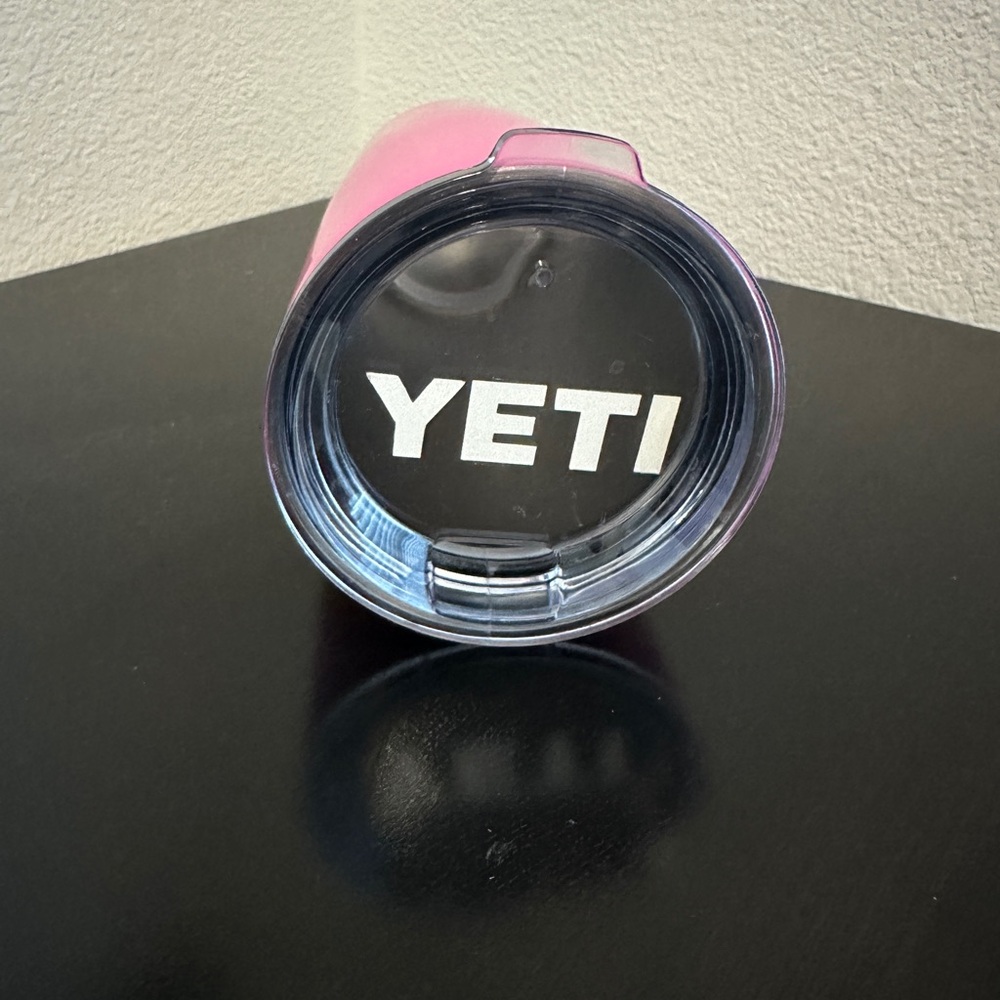 Yeti - Picture 4 of 4